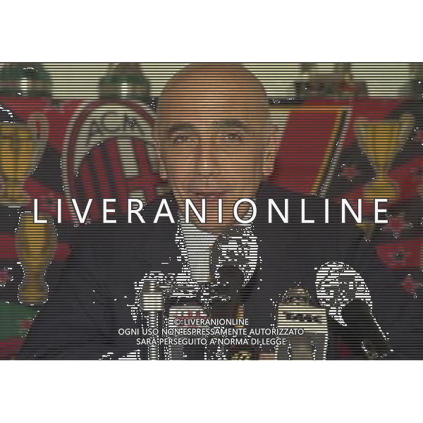 1998 CONFERENZA STAMPA ADRIANO GALLIANI NELLA SEDE DEL MILAN IN VIA TURATI AG ALDO LIVERANI SAS