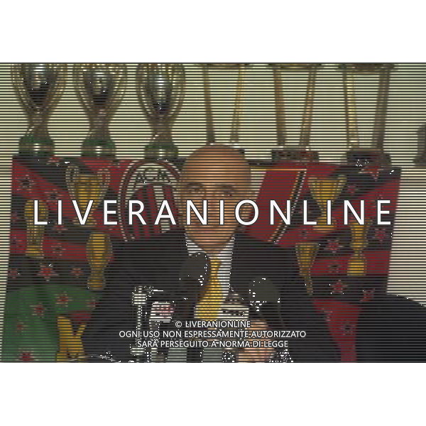 1998 CONFERENZA STAMPA ADRIANO GALLIANI NELLA SEDE DEL MILAN IN VIA TURATI AG ALDO LIVERANI SAS