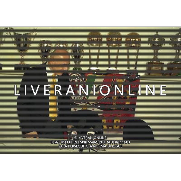 1998 CONFERENZA STAMPA ADRIANO GALLIANI NELLA SEDE DEL MILAN IN VIA TURATI AG ALDO LIVERANI SAS
