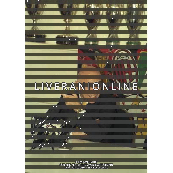 1998 CONFERENZA STAMPA ADRIANO GALLIANI NELLA SEDE DEL MILAN IN VIA TURATI AG ALDO LIVERANI SAS