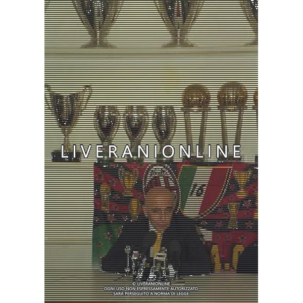 1998 CONFERENZA STAMPA ADRIANO GALLIANI NELLA SEDE DEL MILAN IN VIA TURATI AG ALDO LIVERANI SAS