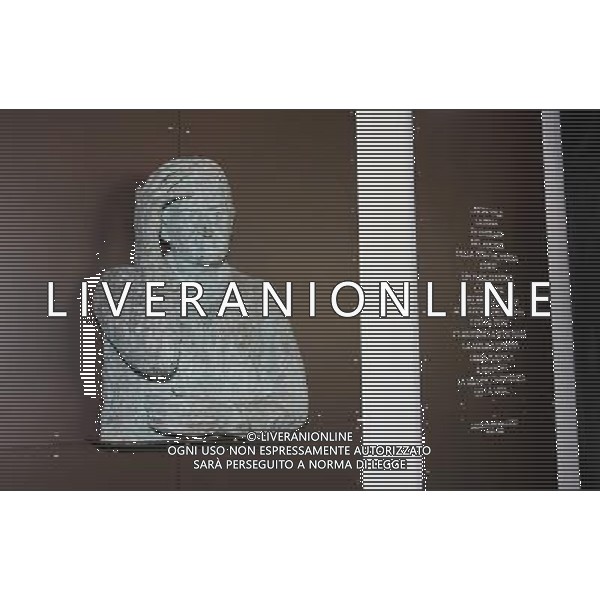 il busto dedicato a Martinazzoli inaugurato dal presidente della repubblica Mattarella al tribunale di Brescia ,il presidente della repubblica Sergio Matterella al tribunale di Brescia ,Brescia 6 settembre 2016. Ph Fotolive Simone Venezia/ AGENZIA ALDO LIVERANI SAS