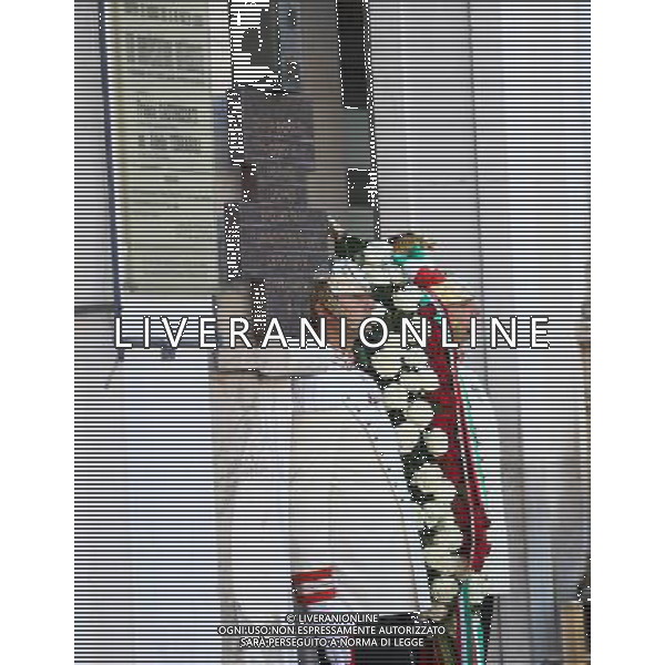 omaggio corona di fiori ai caduti di piazza Loggia durante la visita a Brescia del presidente della Repubblica Sergio Mattarella, Brescia 6 settembre 2016.Ph Fotolive Filippo Venezia/ AGENZIA ALDO LIVERANI SAS