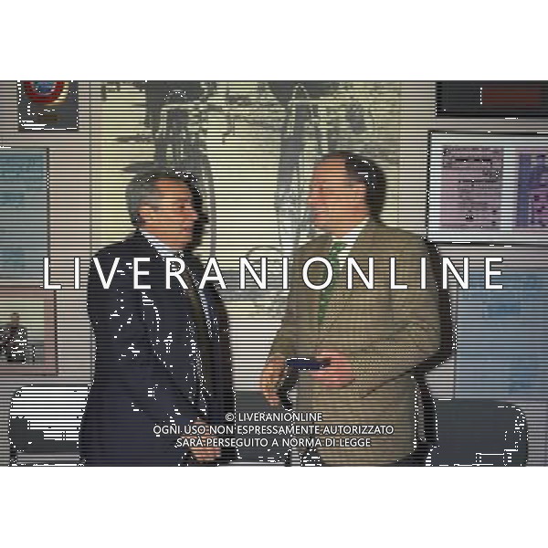 11-12-1996 MILANO SEDE GAZZETTA DELLO SPORT VIA SOLFERINO 28 INCONTRO TRA CANDIDO CANNAVO E ROBERTO SORGE PREFETTO DI MILANO AG ALDO LIVERANI SAS