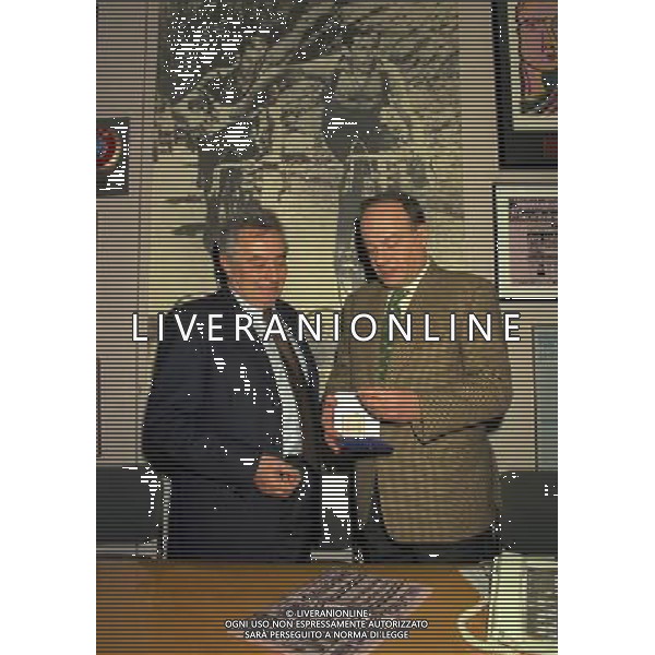 11-12-1996 MILANO SEDE GAZZETTA DELLO SPORT VIA SOLFERINO 28 INCONTRO TRA CANDIDO CANNAVO E ROBERTO SORGE PREFETTO DI MILANO AG ALDO LIVERANI SAS