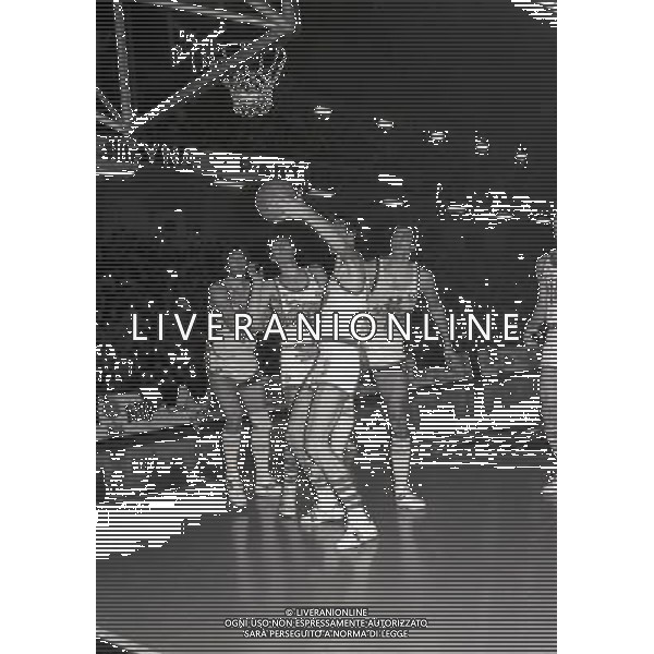 MILANO 1978-1979 CAMPIONATO DI BASKET BILLY MILANO-GABETTI CANTU NELLA FOTO AZIONE DI GIOCO AG ALDO LIVERANI SAS