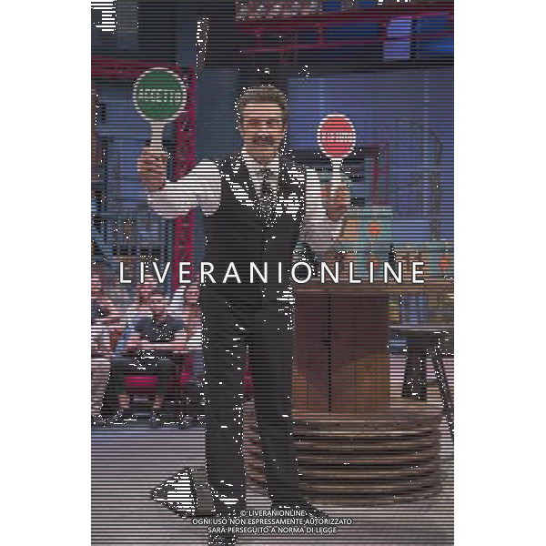 Trasmissione TV \' Affari Tuoi \' Roma - 09.09.2016 - Teatro delle Vittorie - nella foto: Flavio Insinna /Ph.Corradetti-Ag Aldo Liverani / AGENZIA ALDO LIVERANI SAS