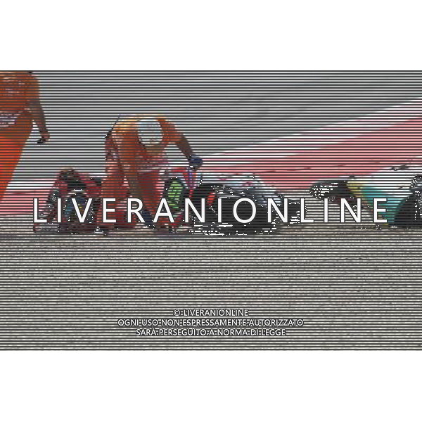 Misano Adriatico ( RN ) 11/09/16 Misano World Circuit Marco Simoncelli. Gran Premio TIM di San Marino e della Riviera di Rimini 2016 - Moto2 Nella foto: Xavier Simeon ( BEL ) su SPEED UP straiato per terra dopo l\'incidente PH Lauro Montagnini *** Local Caption *** / AGENZIA ALDO LIVERANI SAS
