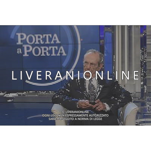 Pier Carlo Padoan ospite della trasmissione TV \' Porta a Porta \' Roma - 12.09.2016 - Studi RAI Teulada - nella foto: Pier Carlo Padoan /Ph.Corradetti-Ag Aldo Liverani / AGENZIA ALDO LIVERANI SAS