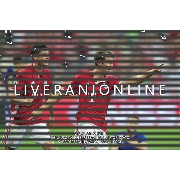 firo : Fu§ball,Fussball : 13.09.2016 Champions League, Saison 2016/2017: FC Bayern MŸnchen - FC Rostov, FCB, Gruppenphase, Torjubel, Jubel, Freude, Tor zum 2:0 Thomas MŸller ( MŸnchen ), Robert Lewandowski ( MŸnchen ) $worldrightsEs gelten unsere AGB, einsehbar auf www.firosportphoto.de copyright by firo sportphoto: Coesfelder Str. 207 D- 48249 DŸlmen www.firosportphoto.de mail@firosportphoto.de (V o l k s b a n k B o c h u m - W i t t e n ) IBAN DE68 4306 0129 0341 1171 00 Tel: +49-2594 - 9916004 Fax: +49-2594 - 9916005 AG ALDO LIVERANI SAS ONLY ITALY