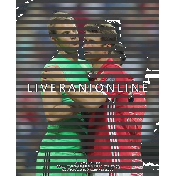 firo : Fu§ball,Fussball : 13.09.2016 Champions League, Saison 2016/2017: FC Bayern MŸnchen - FC Rostov, FCB, Gruppenphase, Manuel Neuer ( MŸnchen ), Thomas MŸller ( MŸnchen ), halbe Figur, Gestik, Schlussjubel, Jubel, Freude $worldrightsEs gelten unsere AGB, einsehbar auf www.firosportphoto.de copyright by firo sportphoto: Coesfelder Str. 207 D- 48249 DŸlmen www.firosportphoto.de mail@firosportphoto.de (V o l k s b a n k B o c h u m - W i t t e n ) IBAN DE68 4306 0129 0341 1171 00 Tel: +49-2594 - 9916004 Fax: +49-2594 - 9916005 AG ALDO LIVERANI SAS ONLY ITALY