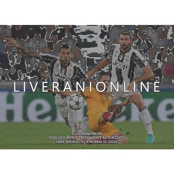 UEFA Champions League 2016/2017 Finale Fase a Girone Gruppo H Torino - 14.09.2016 Juventus-Siviglia Nella Foto:sarabia - dani alves - barzagli /Ph.Vitez-Ag. Aldo Liverani