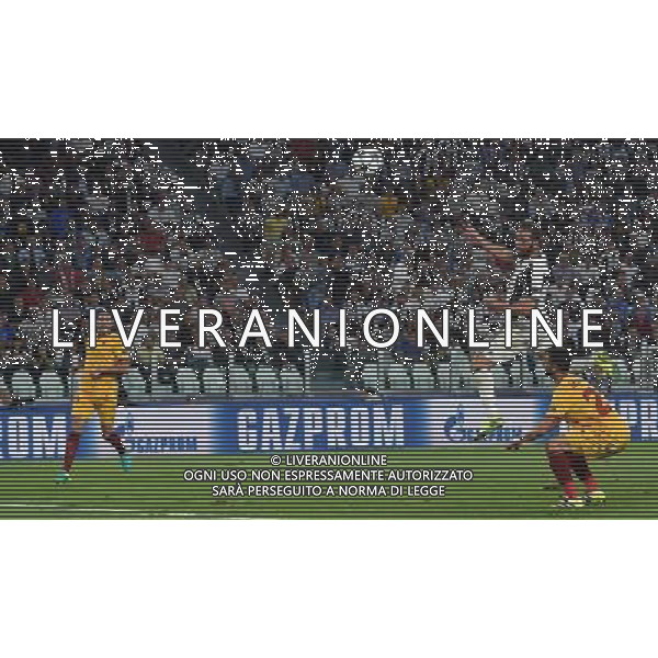 UEFA Champions League 2016/2017 Finale Fase a Girone Gruppo H Torino - 14.09.2016 Juventus-Siviglia Nella Foto:higuain colpisce la traversa /Ph.Vitez-Ag. Aldo Liverani
