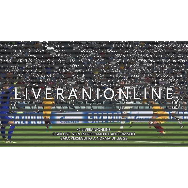 UEFA Champions League 2016/2017 Finale Fase a Girone Gruppo H Torino - 14.09.2016 Juventus-Siviglia Nella Foto:higuain colpisce la traversa /Ph.Vitez-Ag. Aldo Liverani