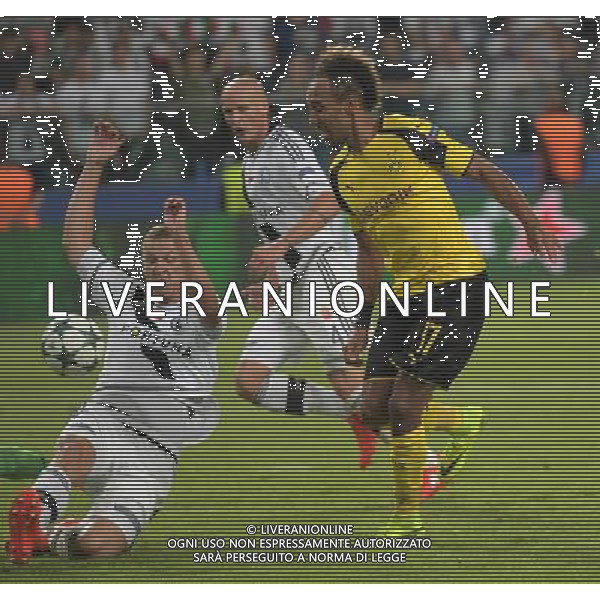 WARSZAWA 14.09.2016 PILKA NOZNA CHAMPIONS LEAGUE GRUP F LEGIA WARSZAWA BORUSSIA DORTMUND NZ JAKUB CZERWINSKI PIERRE EMERICK AUBAMEYANG BRAMKA FOT MAREK BICZYK NEWSPIX.pl --- Newspix.pl AG ALDO LIVERANI SAS ONLY ITALY *** Local Caption *** www.newspix.pl mail us: info@newspix.pl call us: 0048 022 23 22 222 --- Polish Picture Agency by Ringier Axel Springer Poland