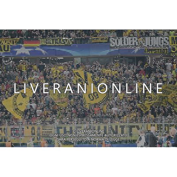 WARSZAWA 14.09.2016 PILKA NOZNA CHAMPIONS LEAGUE GRUP F LEGIA WARSZAWA BORUSSIA DORTMUND NZ BORUSSIA KIBICE FOT MAREK BICZYK NEWSPIX.pl --- Newspix.pl AG ALDO LIVERANI SAS ONLY ITALY *** Local Caption *** www.newspix.pl mail us: info@newspix.pl call us: 0048 022 23 22 222 --- Polish Picture Agency by Ringier Axel Springer Poland