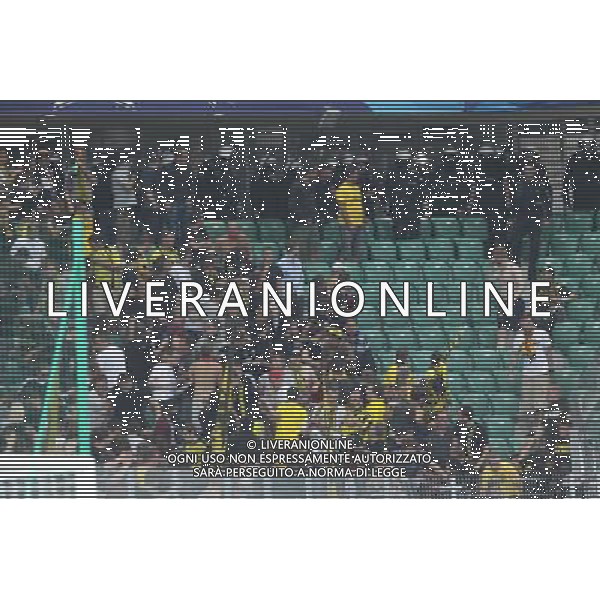 WARSZAWA 14.09.2016 LIGA MISTRZOW UEFA CHAMPION LEAGUE GRUPA F LEGIA WARSZAWA VS BORUSSIA DORTMUND NZ. POLICJA KIBICE FOT. ALEKSANDER MAJDANSKI / NEWSPIX.PL --- Newspix.pl AG ALDO LIVERANI SAS ONLY ITALY *** Local Caption *** www.newspix.pl mail us: info@newspix.pl call us: 0048 022 23 22 222 --- Polish Picture Agency by Ringier Axel Springer Poland