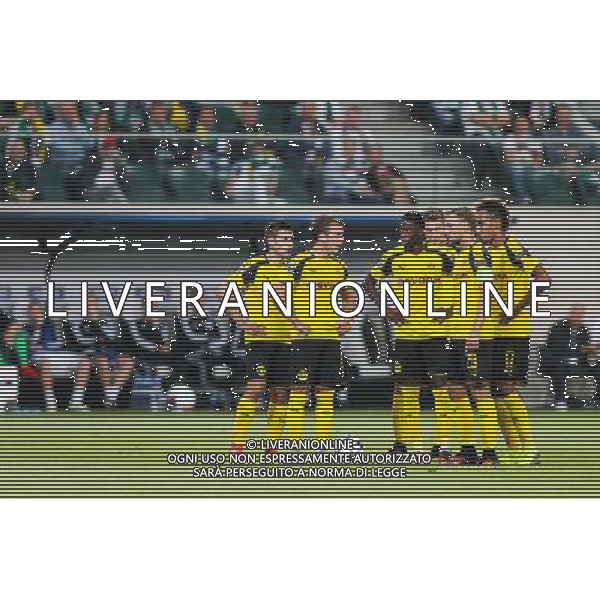 2016.9.14, Warszawa , UEFA Champions League Group F , Legia Warsaw - Borussia Dortmund , Liga Mistrzow , Grupa F , Legia Warszawa - Borussia Dortmund n z Mario Gotze (Borussia), Ousmane Dembele (Borussia), Marcel Schmelzer (Borussia), Lukasz Piszczek (Borussia), Pierre-Emerick Aubameyang (Borussia) fot. Tomasz Jastrzebowski / Foto Olimpik / NEWSPIX.PL --- Newspix.pl AG ALDO LIVERANI SAS ONLY ITALY *** Local Caption *** www.newspix.pl mail us: info@newspix.pl call us: 0048 022 23 22 222 --- Polish Picture Agency by Ringier Axel Springer Poland