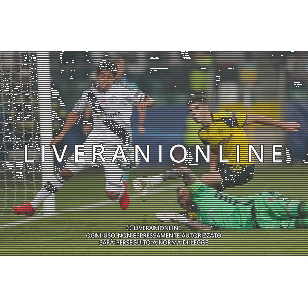 2016.9.14, Warszawa , UEFA Champions League Group F , Legia Warsaw - Borussia Dortmund , Liga Mistrzow , Grupa F , Legia Warszawa - Borussia Dortmund n z Arkadiusz Malarz (Legia), Guilherme (Legia), Chrisian Pulisic (Borussia) fot. Tomasz Jastrzebowski / Foto Olimpik / NEWSPIX.PL --- Newspix.pl AG ALDO LIVERANI SAS ONLY ITALY *** Local Caption *** www.newspix.pl mail us: info@newspix.pl call us: 0048 022 23 22 222 --- Polish Picture Agency by Ringier Axel Springer Poland
