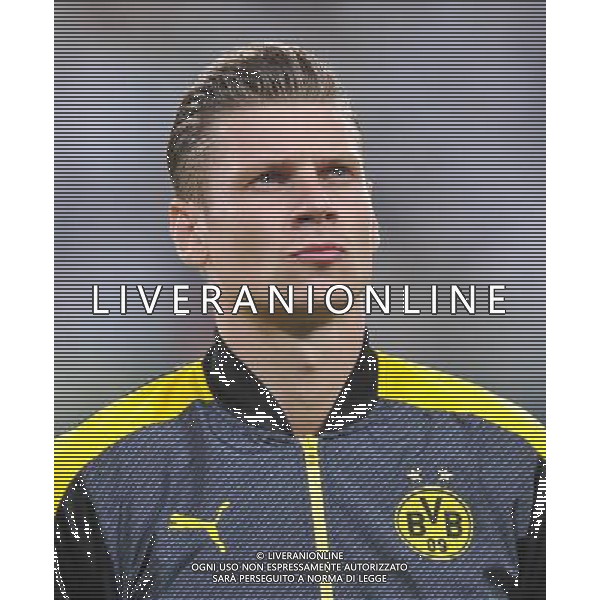 2016.09.14 Warszawa Pilka nozna UEFA Liga Mistrzow Sezon 2016/2017 Legia Warszawa - Borussia Dortmund N/z Lukasz Piszczek Foto Norbert Barczyk / PressFocus 2016.09.14 Warszawa Football UEFA Champions League Season 2016/2017 Legia Warszawa - Borussia Dortmund Lukasz Piszczek Credit: Norbert Barczyk / PressFocus / NEWSPIX.PL --- Newspix.pl AG ALDO LIVERANI SAS ONLY ITALY *** Local Caption *** www.newspix.pl mail us: info@newspix.pl call us: 0048 022 23 22 222 --- Polish Picture Agency by Ringier Axel Springer Poland