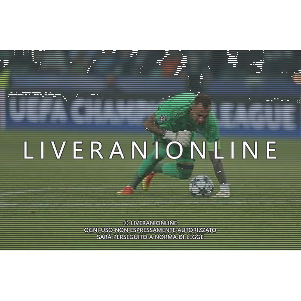 14.09.2016 WARSZAWA, LAZIENKOWSKA 3 PILKA NOZNA (FOOTBALL), LIGA MISTRZOW UEFA , FAZA GRUPOWA - GRUPA F ( UEFA CHAMPIONS LEAGUE - GROUP STAGE, GROUP F) MECZ (GAME) LEGIA WARSZAWA - BVB BORUSSIA DORTMUND NZ ARKADIUSZ MALARZ FOTO LUKASZ GROCHALA/CYFRASPORT / NEWSPIX.PL --- Newspix.pl AG ALDO LIVERANI SAS ONLY ITALY *** Local Caption *** www.newspix.pl mail us: info@newspix.pl call us: 0048 022 23 22 222 --- Polish Picture Agency by Ringier Axel Springer Poland