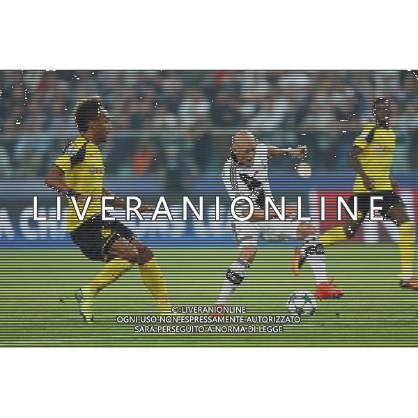 14.09.2016 WARSZAWA, LAZIENKOWSKA 3 PILKA NOZNA (FOOTBALL), LIGA MISTRZOW UEFA , FAZA GRUPOWA - GRUPA F ( UEFA CHAMPIONS LEAGUE - GROUP STAGE, GROUP F) MECZ (GAME) LEGIA WARSZAWA - BVB BORUSSIA DORTMUND NZ PIERRE-EMERICK AUBAMEYANG, JAKUB CZERWINSKI FOTO LUKASZ GROCHALA/CYFRASPORT / NEWSPIX.PL --- Newspix.pl AG ALDO LIVERANI SAS ONLY ITALY *** Local Caption *** www.newspix.pl mail us: info@newspix.pl call us: 0048 022 23 22 222 --- Polish Picture Agency by Ringier Axel Springer Poland