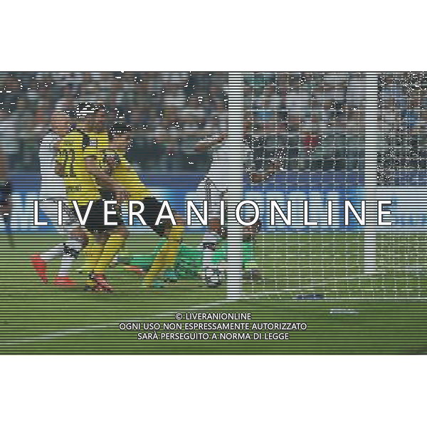 14.09.2016 WARSZAWA, LAZIENKOWSKA 3 PILKA NOZNA (FOOTBALL), LIGA MISTRZOW UEFA , FAZA GRUPOWA - GRUPA F ( UEFA CHAMPIONS LEAGUE - GROUP STAGE, GROUP F) MECZ (GAME) LEGIA WARSZAWA - BVB BORUSSIA DORTMUND NZ CHRISTIAN PULISIC, MARC BARTRA, ARKADIUSZ MALARZ, VADIS ODJIDJA-OFOE BRAMKA BORUSSIA SCORES FOTO LUKASZ GROCHALA/CYFRASPORT / NEWSPIX.PL --- Newspix.pl AG ALDO LIVERANI SAS ONLY ITALY *** Local Caption *** www.newspix.pl mail us: info@newspix.pl call us: 0048 022 23 22 222 --- Polish Picture Agency by Ringier Axel Springer Poland