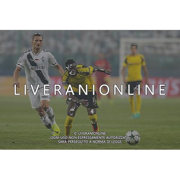 2016.9.14, Warszawa , UEFA Champions League Group F , Legia Warsaw - Borussia Dortmund , Liga Mistrzow , Grupa F , Legia Warszawa - Borussia Dortmund n z Ousmane Dembele (Borussia), Tomasz Jodlowiec (Legia) fot. Tomasz Jastrzebowski / Foto Olimpik / NEWSPIX.PL --- Newspix.pl AG ALDO LIVERANI SAS ONLY ITALY *** Local Caption *** www.newspix.pl mail us: info@newspix.pl call us: 0048 022 23 22 222 --- Polish Picture Agency by Ringier Axel Springer Poland