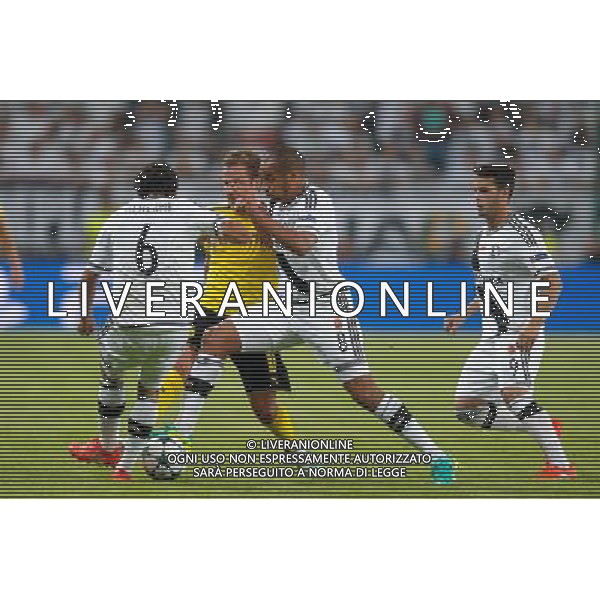 2016.09.14 Warszawa Pilka nozna UEFA Champions League Liga Mistrzow Grupa F sezon 2016/2017 Legia Warszawa - Borussia Dortmund N/Z Vadis Odjidja Foto Pawel Andrachiewicz / PressFocus 2016.09.14 Warsaw Football UEFA Champions League Group F season 2016/2017 Legia Warsaw - Borussia Dortmund Vadis Odjidja Photo Pawel Andrachiewicz / PressFocus / NEWSPIX.PL --- Newspix.pl AG ALDO LIVERANI SAS ONLY ITALY *** Local Caption *** www.newspix.pl mail us: info@newspix.pl call us: 0048 022 23 22 222 --- Polish Picture Agency by Ringier Axel Springer Poland