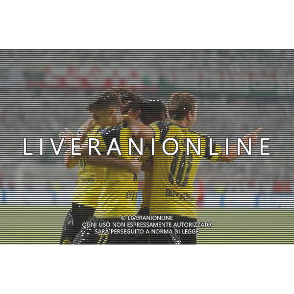 2016.09.14 Warszawa Pilka nozna UEFA Champions League Liga Mistrzow Grupa F sezon 2016/2017 Legia Warszawa - Borussia Dortmund N/Z bramka gol radosc na 0-3 Marc Bartra Foto Pawel Andrachiewicz / PressFocus 2016.09.14 Warsaw Football UEFA Champions League Group F season 2016/2017 Legia Warsaw - Borussia Dortmund bramka gol radosc na 0-3 Marc Bartra Photo Pawel Andrachiewicz / PressFocus / NEWSPIX.PL --- Newspix.pl AG ALDO LIVERANI SAS ONLY ITALY *** Local Caption *** www.newspix.pl mail us: info@newspix.pl call us: 0048 022 23 22 222 --- Polish Picture Agency by Ringier Axel Springer Poland