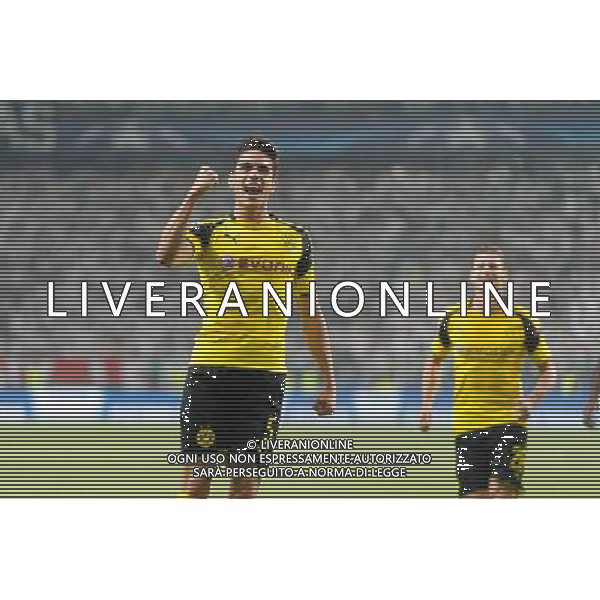 2016.09.14 Warszawa Pilka nozna UEFA Champions League Liga Mistrzow Grupa F sezon 2016/2017 Legia Warszawa - Borussia Dortmund N/Z bramka gol radosc na 0-3 Marc Bartra Foto Pawel Andrachiewicz / PressFocus 2016.09.14 Warsaw Football UEFA Champions League Group F season 2016/2017 Legia Warsaw - Borussia Dortmund bramka gol radosc na 0-3 Marc Bartra Photo Pawel Andrachiewicz / PressFocus / NEWSPIX.PL --- Newspix.pl AG ALDO LIVERANI SAS ONLY ITALY *** Local Caption *** www.newspix.pl mail us: info@newspix.pl call us: 0048 022 23 22 222 --- Polish Picture Agency by Ringier Axel Springer Poland