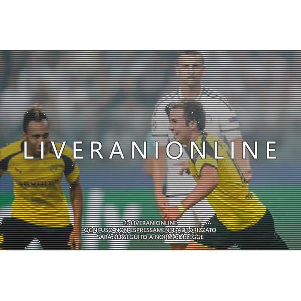 2016.09.14 Warszawa Pilka nozna UEFA Champions League Liga Mistrzow Grupa F sezon 2016/2017 Legia Warszawa - Borussia Dortmund N/Z bramka gol radosc na 1-0 Mario Goetze Gotze Foto Pawel Andrachiewicz / PressFocus 2016.09.14 Warsaw Football UEFA Champions League Group F season 2016/2017 Legia Warsaw - Borussia Dortmund bramka gol radosc na 1-0 Mario Goetze Gotze Photo Pawel Andrachiewicz / PressFocus / NEWSPIX.PL --- Newspix.pl / NEWSPIX.PL --- Newspix.pl AG ALDO LIVERANI SAS ONLY ITALY *** Local Caption *** www.newspix.pl mail us: info@newspix.pl call us: 0048 022 23 22 222 --- Polish Picture Agency by Ringier Axel Springer Poland