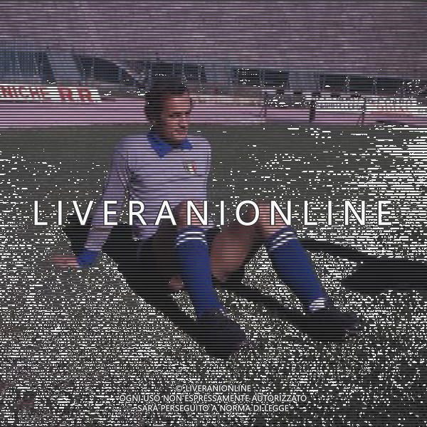 RETROSPETTIVA FRANCO SUPERCHI CALCIATORE NELLA FOTO FRANCO SUPERCHI NELLA NAZIONALE ITALIANA AG ALDO LIVERANI SAS