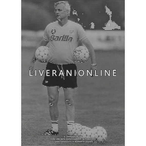RETROSPETTIVA FRANCO SUPERCHI CALCIATORE NELLA FOTO FRANCO SUPERCHI CON LA MAGLIA DELLA ROMA AG ALDO LIVERANI SAS