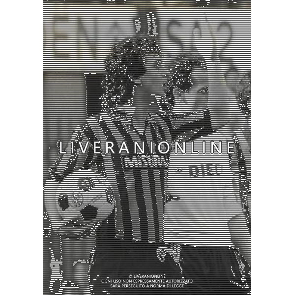 RETROSPETTIVA EVARISTO BECCALOSSI CALCIATORE NELLA FOTO EVARISTO BECCALOSSI CON LA MAGLIA DELL\'INTER AG ALDO LIVERANI SAS
