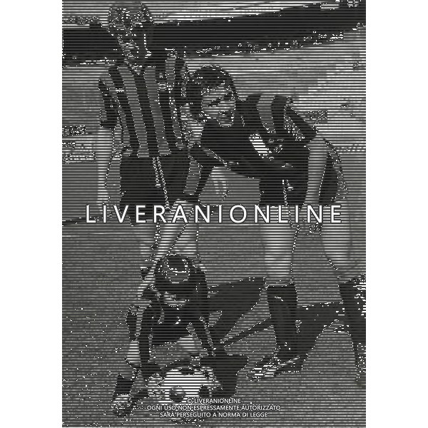 RETROSPETTIVA EVARISTO BECCALOSSI CALCIATORE NELLA FOTO EVARISTO BECCALOSSI CON LA MAGLIA DELL\'INTER E ODOACRE CHIERICO AG ALDO LIVERANI SAS