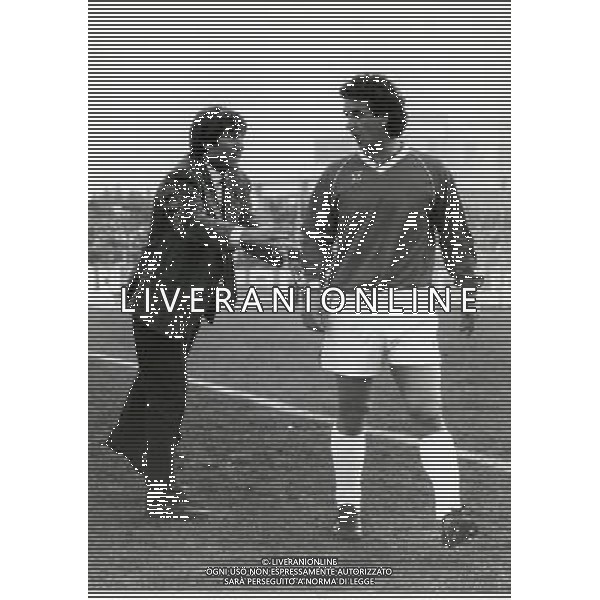 RETROSPETTIVA EVARISTO BECCALOSSI CALCIATORE NELLA FOTO EVARISTO BECCALOSSI CON ALBANESE AG ALDO LIVERANI SAS
