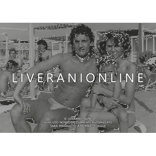 RETROSPETTIVA EVARISTO BECCALOSSI CALCIATORE NELLA FOTO EVARISTO BECCALOSSI CON LA MOGLIE E LA FIGLIA NAGAJA AG ALDO LIVERANI SAS