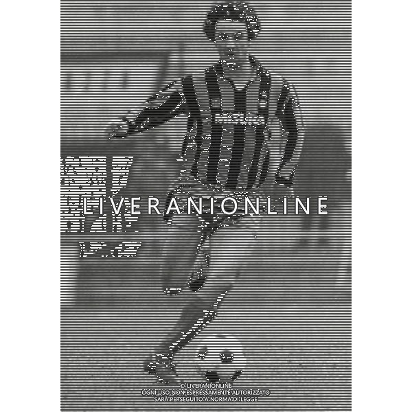 RETROSPETTIVA EVARISTO BECCALOSSI CALCIATORE NELLA FOTO EVARISTO BECCALOSSI CON LA MAGLIA DELL\'INTER AG ALDO LIVERANI SAS