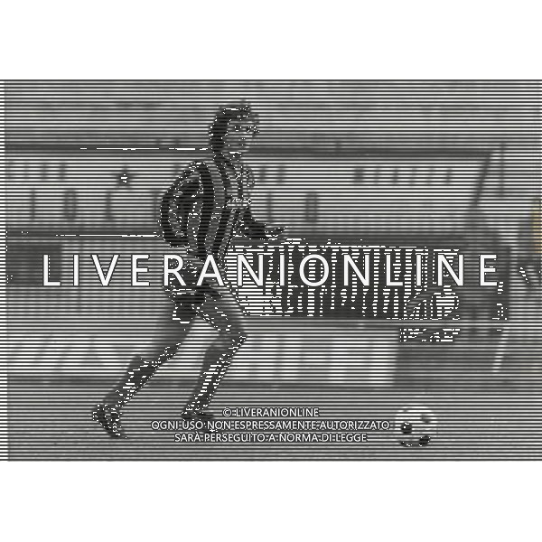 RETROSPETTIVA EVARISTO BECCALOSSI CALCIATORE NELLA FOTO EVARISTO BECCALOSSI CON LA MAGLIA DELL\'INTER AG ALDO LIVERANI SAS