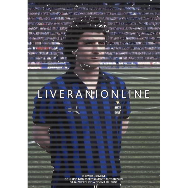 RETROSPETTIVA EVARISTO BECCALOSSI CALCIATORE NELLA FOTO EVARISTO BECCALOSSI CON LA MAGLIA DELL\'INTER AG ALDO LIVERANI SAS