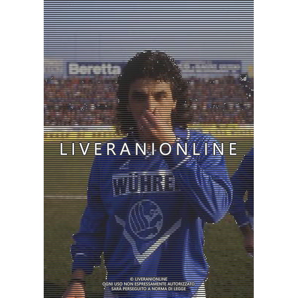 RETROSPETTIVA EVARISTO BECCALOSSI CALCIATORE NELLA FOTO EVARISTO BECCALOSSI CON LA MAGLIA DEL BRESCIA AG ALDO LIVERANI SAS