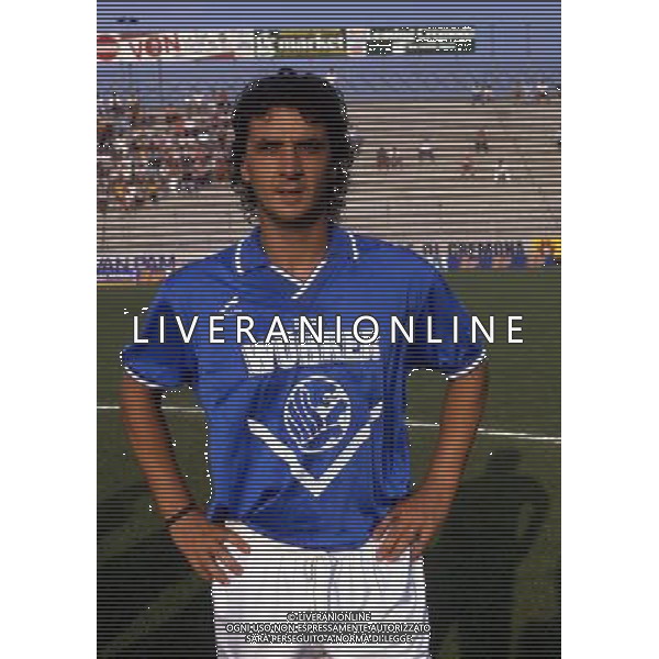 RETROSPETTIVA EVARISTO BECCALOSSI CALCIATORE NELLA FOTO EVARISTO BECCALOSSI CON LA MAGLIA DEL BRESCIA AG ALDO LIVERANI SAS
