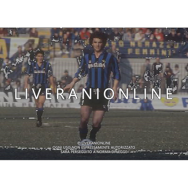 RETROSPETTIVA EVARISTO BECCALOSSI CALCIATORE NELLA FOTO EVARISTO BECCALOSSI CON LA MAGLIA DELL\'INTER AG ALDO LIVERANI SAS