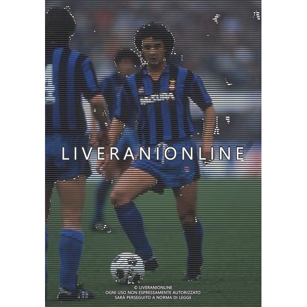 RETROSPETTIVA EVARISTO BECCALOSSI CALCIATORE NELLA FOTO EVARISTO BECCALOSSI CON LA MAGLIA DELL\'INTER AG ALDO LIVERANI SAS