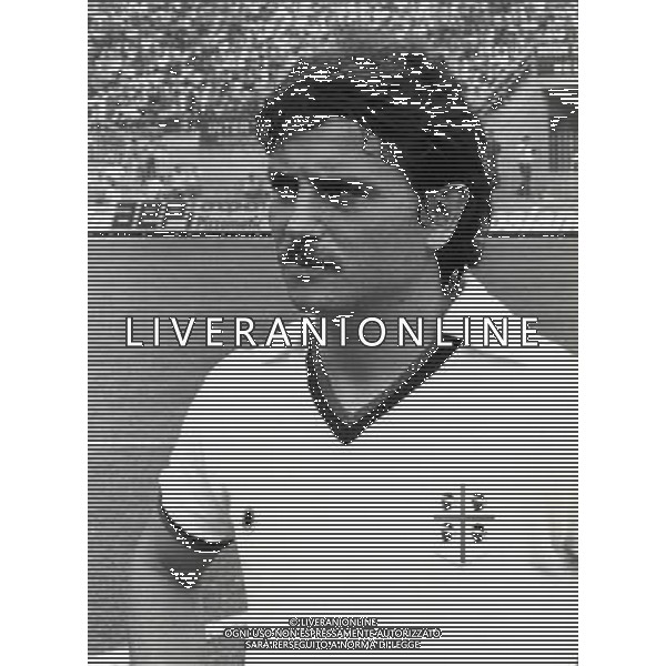 RETROSPETTIVA FRANCO SELVAGGI CALCIATORE NELLA FOTO FRANCO SELVAGGI CON LA MAGLIA DEL CAGLIARI AG ALDO LIVERANI SAS