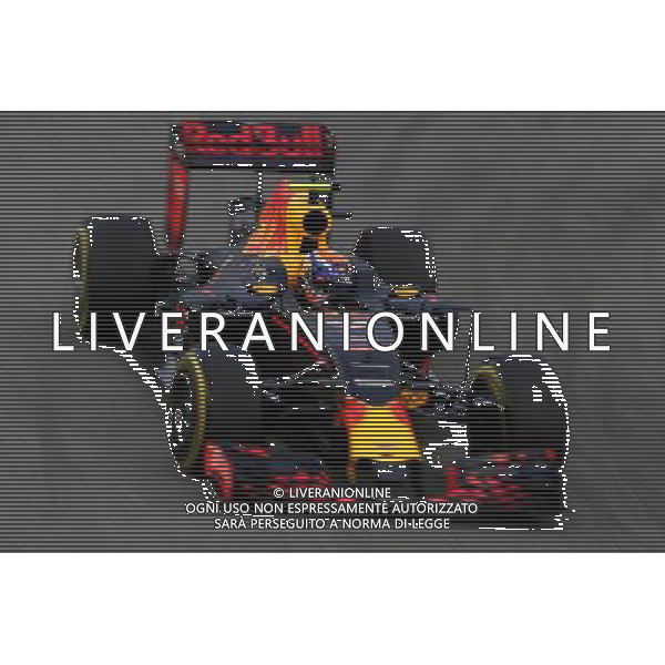 Max Verstappen (NL), Red Bull Racing 17.09.2016. Formula 1 World Championship, Rd 15, Singapore Grand Prix, Marina Bay Street Circuit, Singapore, Qualifying Day. / AGENZIA ALDO LIVERANI SAS - ITALY ONLY EDITORIAL USE ONLY