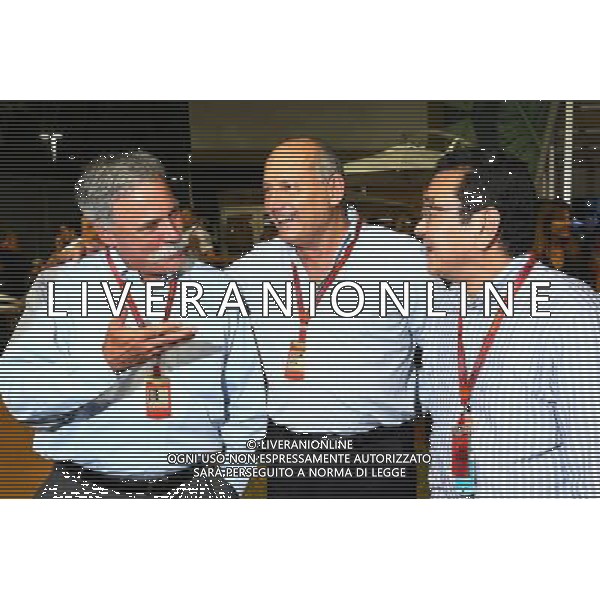 (L to R): Chase Carey (USA) Formula One Group Chairman with Ron Dennis (GBR) McLaren Executive Chairman and Takahiro Hachigo (JPN) Honda CEO. 17.09.2016. Formula 1 World Championship, Rd 15, Singapore Grand Prix, Marina Bay Street Circuit, Singapore, Qualifying Day. / AGENZIA ALDO LIVERANI SAS - ITALY ONLY EDITORIAL USE ONLY