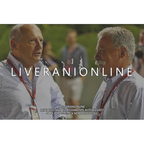 (L to R): Ron Dennis (GBR) McLaren Executive Chairman with Chase Carey (USA) Formula One Group Chairman. 17.09.2016. Formula 1 World Championship, Rd 15, Singapore Grand Prix, Marina Bay Street Circuit, Singapore, Qualifying Day. / AGENZIA ALDO LIVERANI SAS - ITALY ONLY EDITORIAL USE ONLY