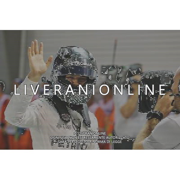 Nico Rosberg (GER) Mercedes AMG F1 celebrates his pole position in parc ferme. 17.09.2016. Formula 1 World Championship, Rd 15, Singapore Grand Prix, Marina Bay Street Circuit, Singapore, Qualifying Day. / AGENZIA ALDO LIVERANI SAS - ITALY ONLY EDITORIAL USE ONLY